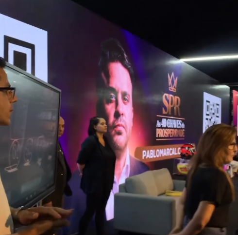 Evento no palco do Coliseu Convenções